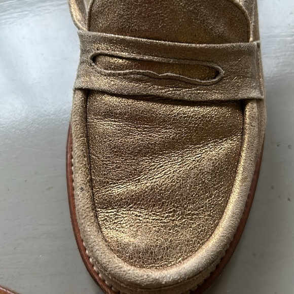 Gold distressed leather lofera size 7 - Picture 5 of 5